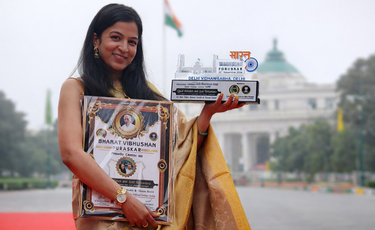 Dr. Jyoti with the Bharat Vibhushan Puraskar at Delhi Vidhan Sabha